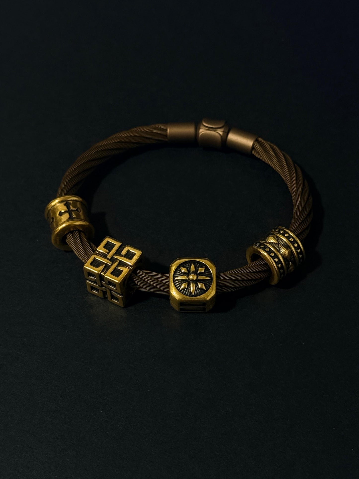 The Faith Black Gold Charm 信念