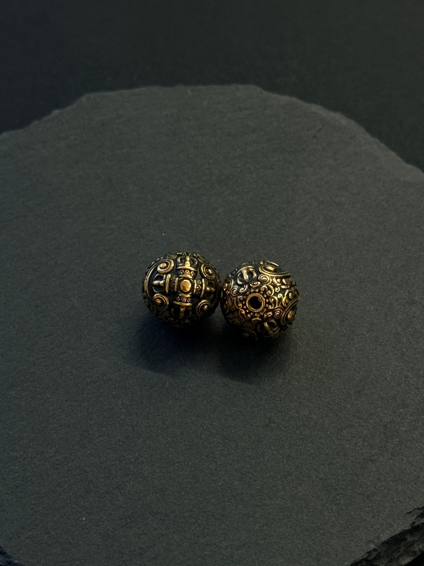 Vajra Ball Black Gold Charm 金刚杵球