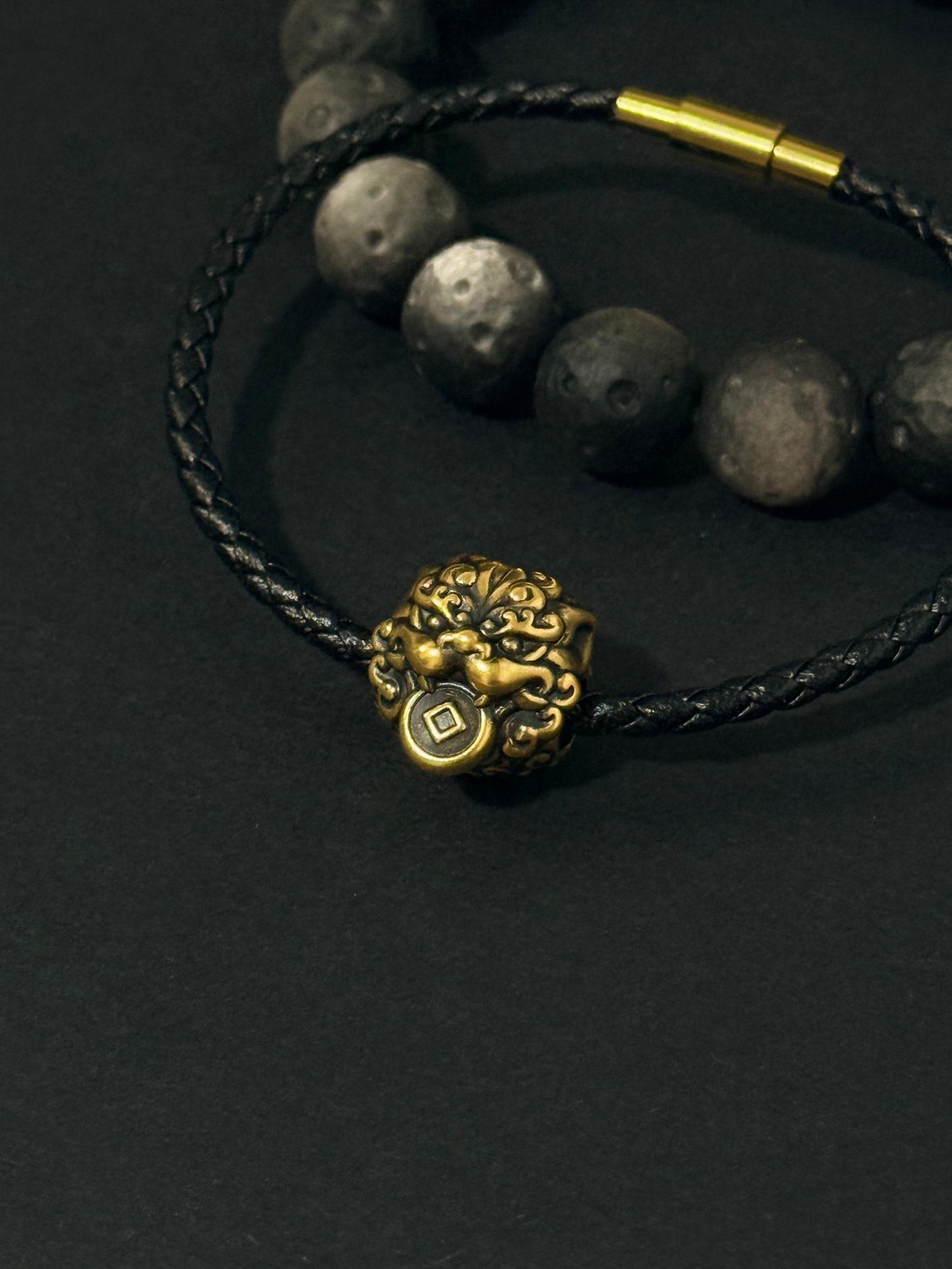 Coin Biting Pixiu Black Gold Charm 咬钱貔貅