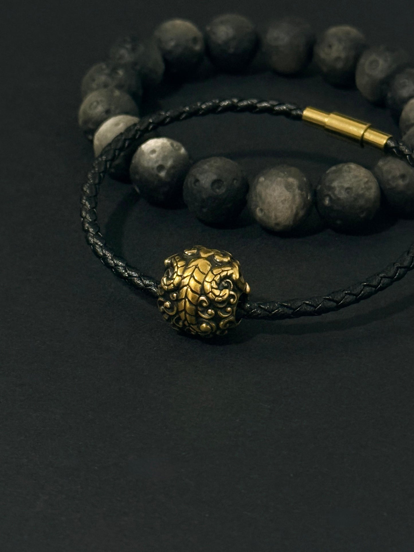 Coin Biting Pixiu Black Gold Charm 咬钱貔貅