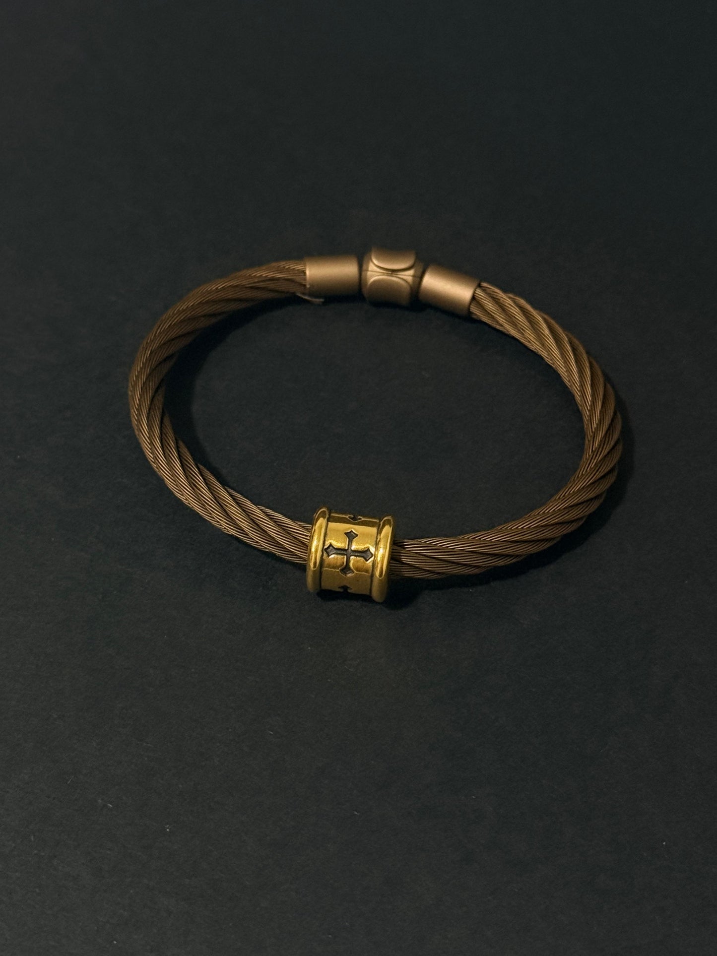 The Faith Black Gold Charm 信念