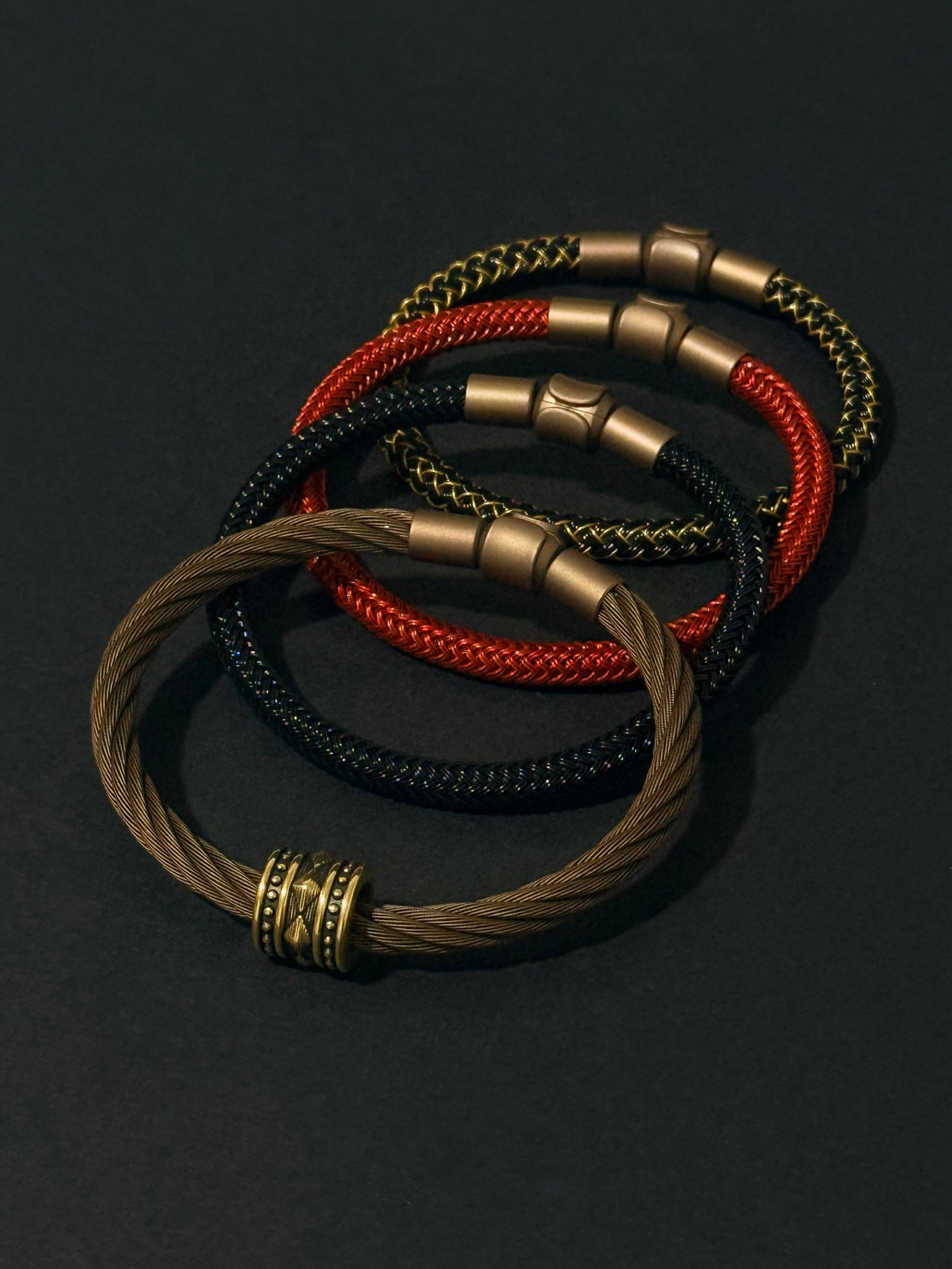 The Maverick Black Gold Charm 率性