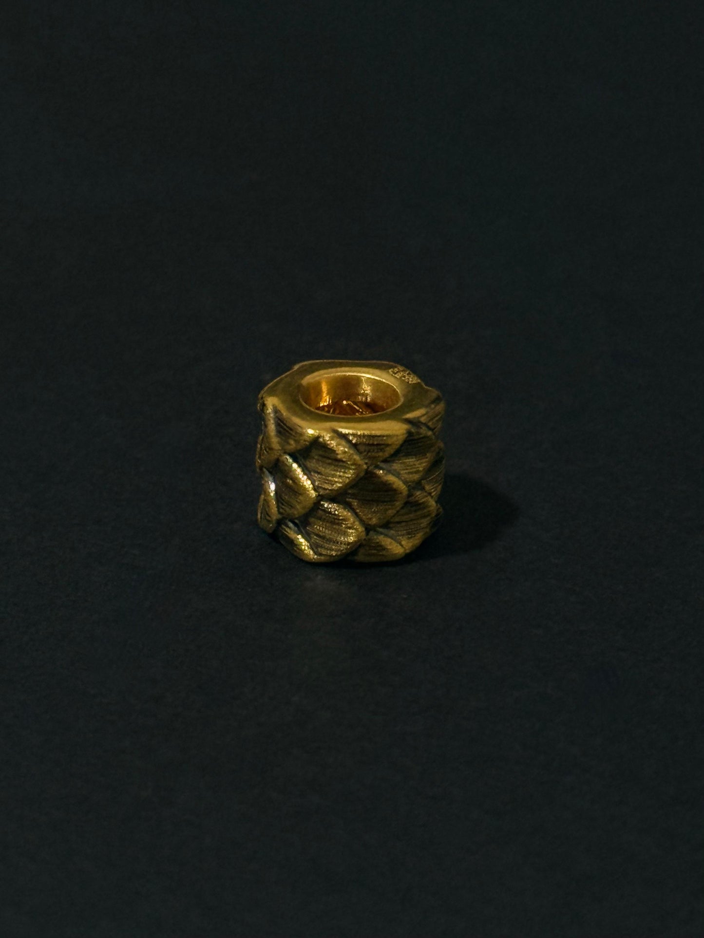 Dragon Scale Black Gold Charm 龙鳞