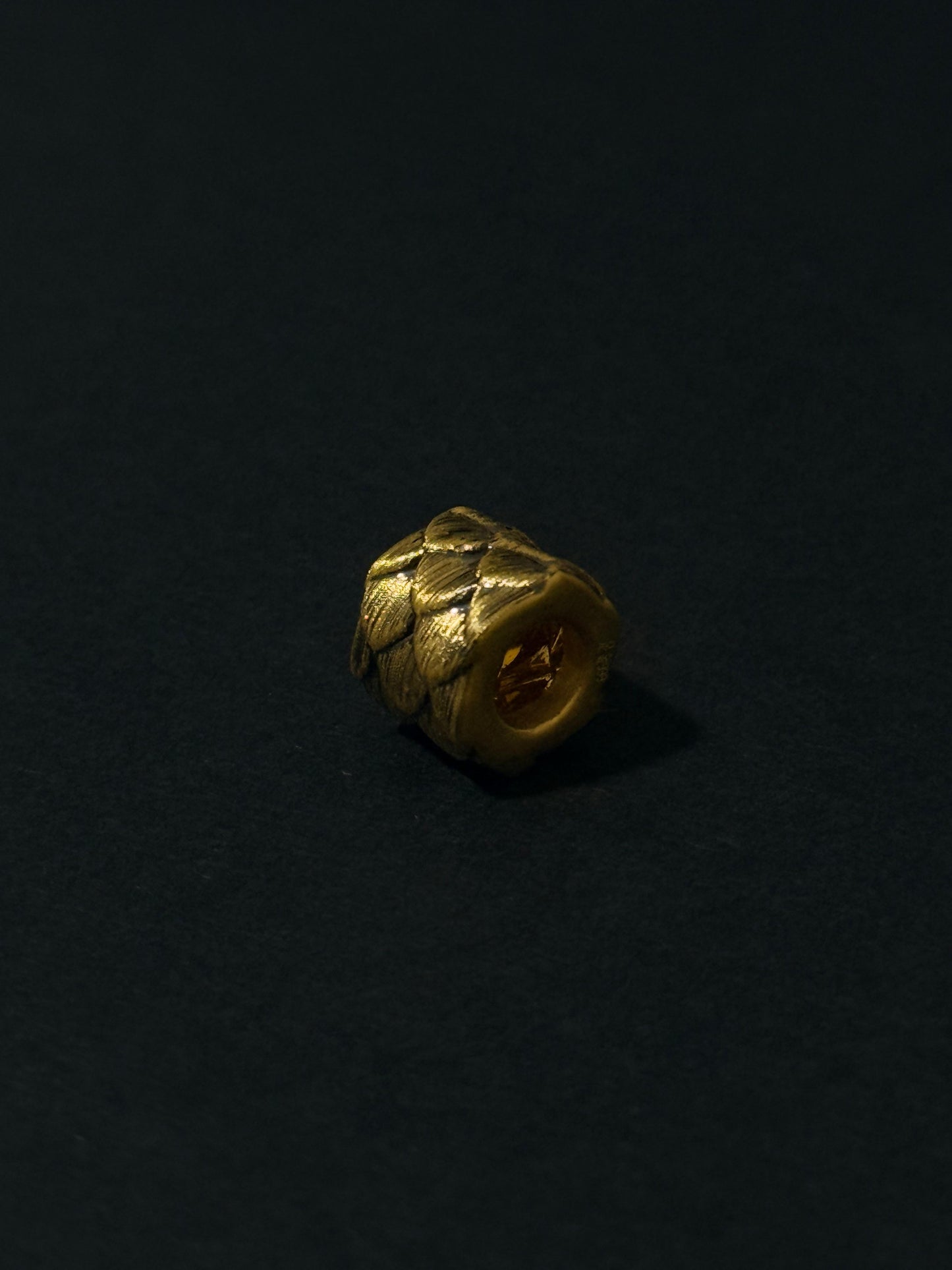 Dragon Scale Black Gold Charm 龙鳞