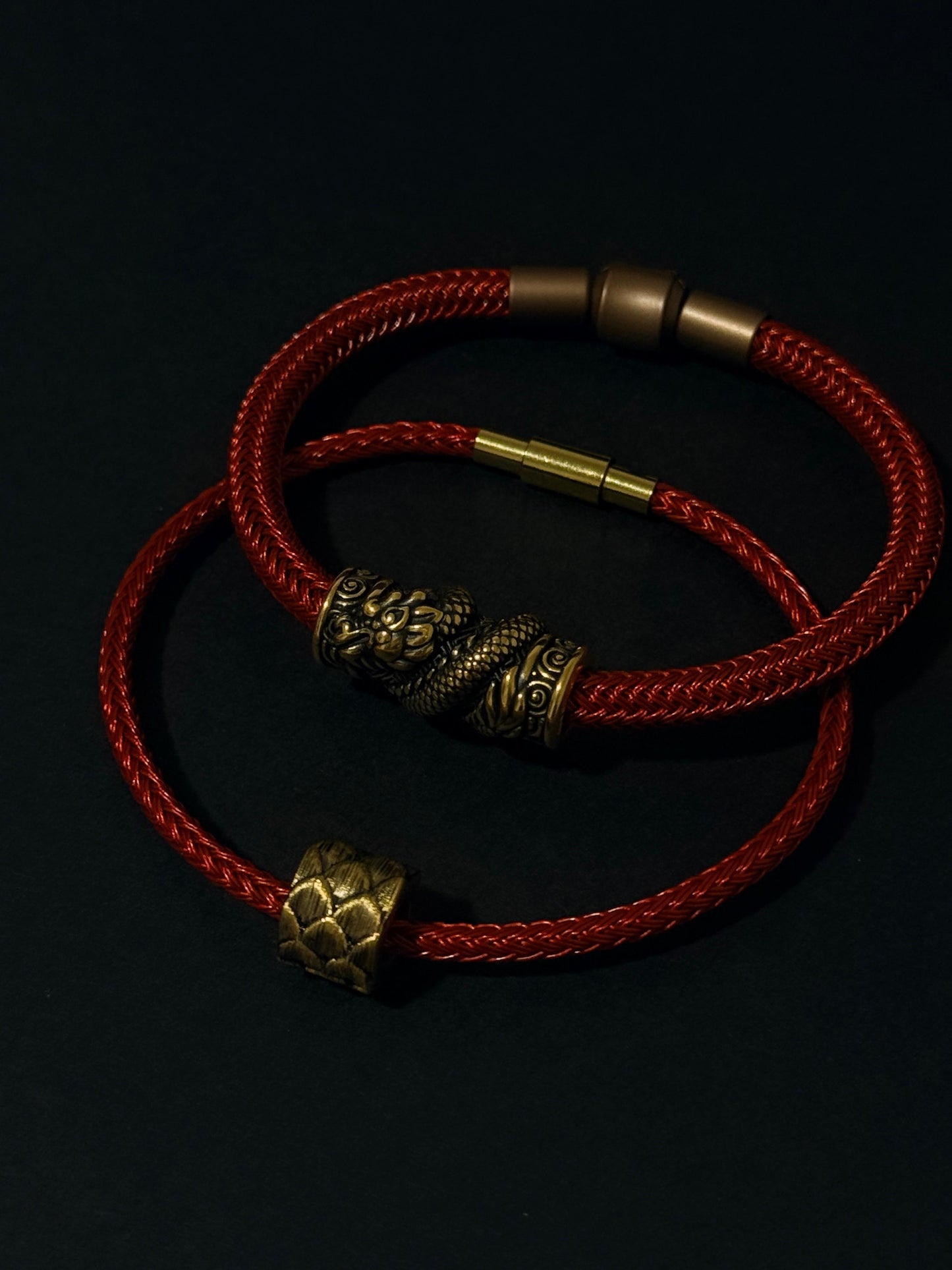 Dragon Scale Black Gold Charm 龙鳞