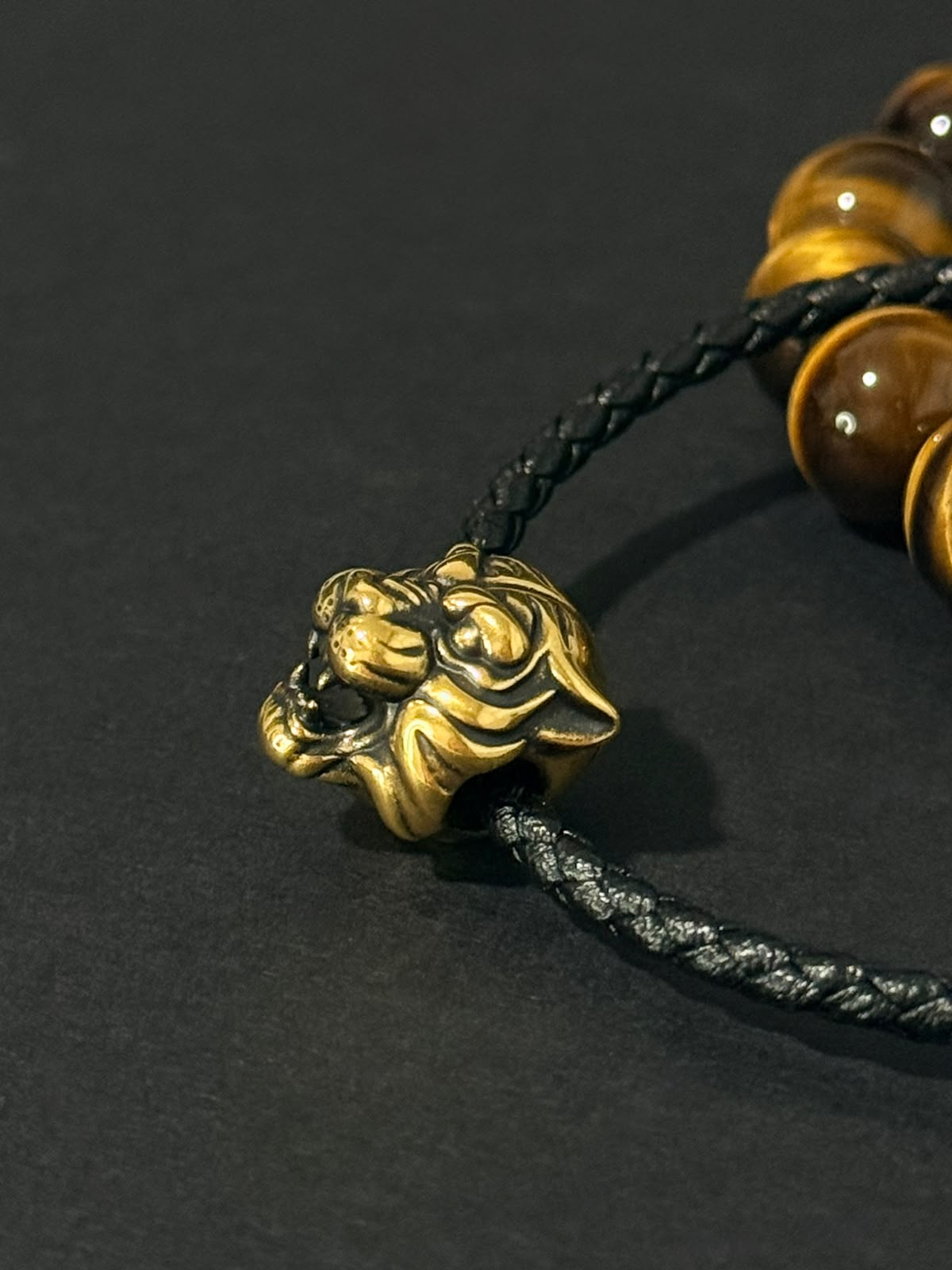 The Alpha Tiger Head Charm 权威虎头